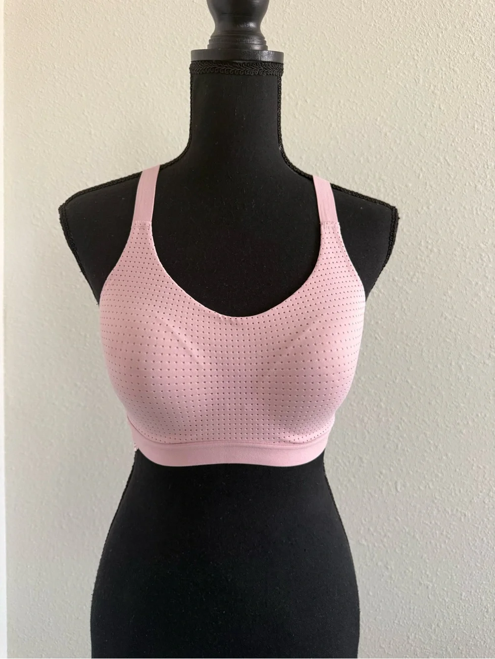 Victoria's Secret Pink Seamless Perforated Sports Bra